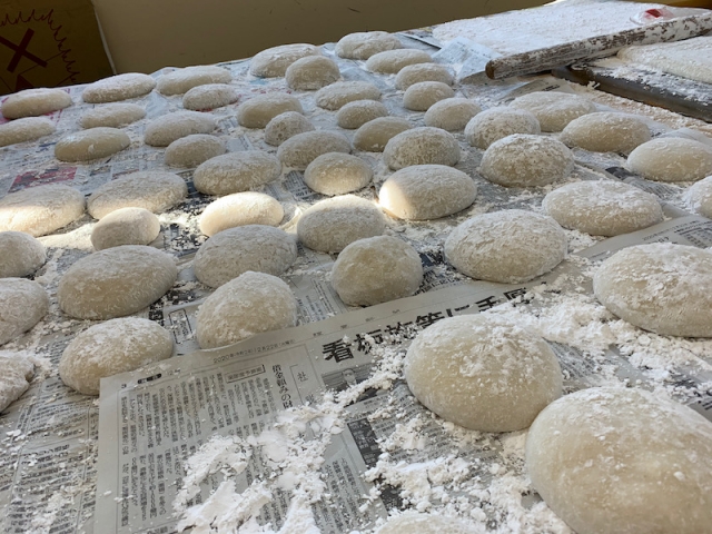 １２月２８日　餅つき　今年は１０臼つきました　最高に美味しいお餅